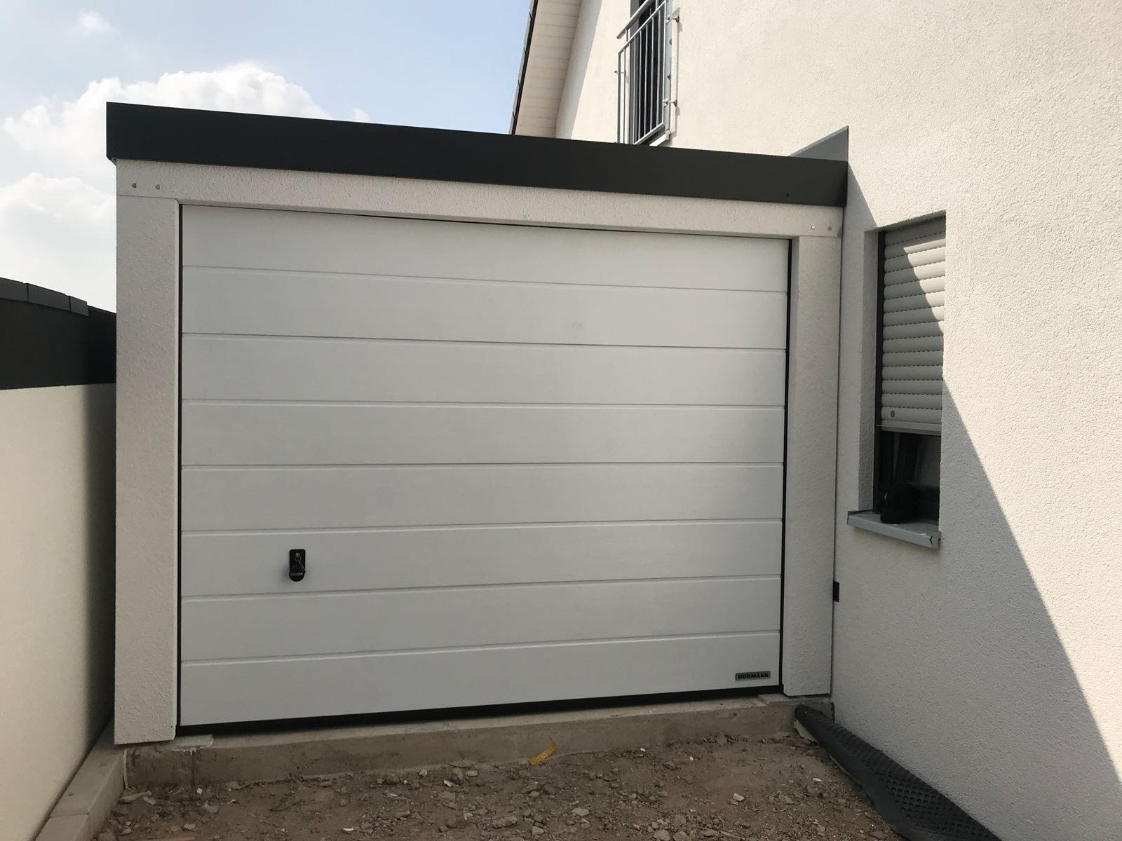 ISO Einzelgarage weiß